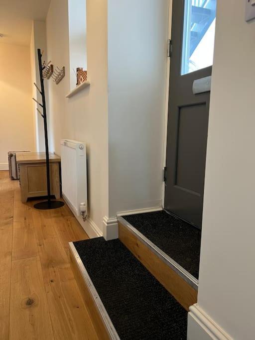 Luxurious 2 Bedroom Apartment In Central Berwick المظهر الخارجي الصورة